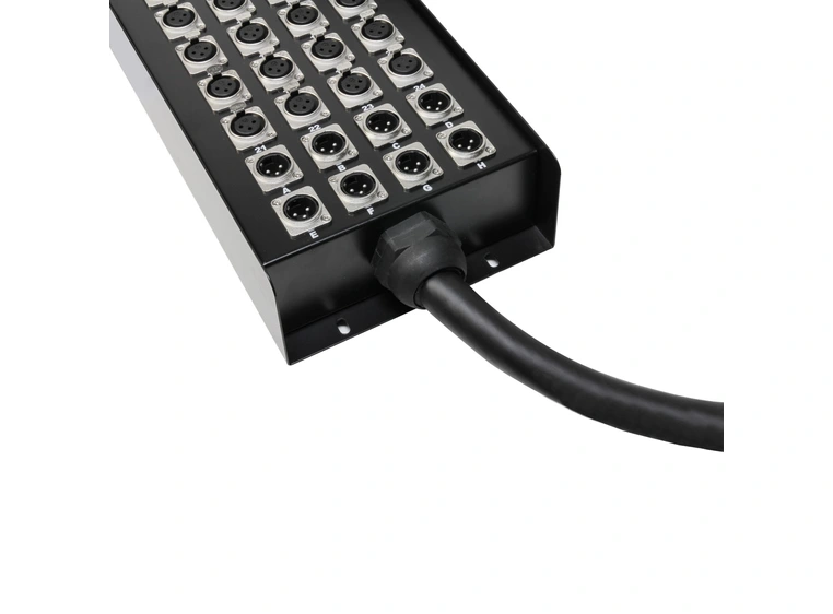 Stageboks 24/8, Metallboks med håndtak 30m - multikabel 